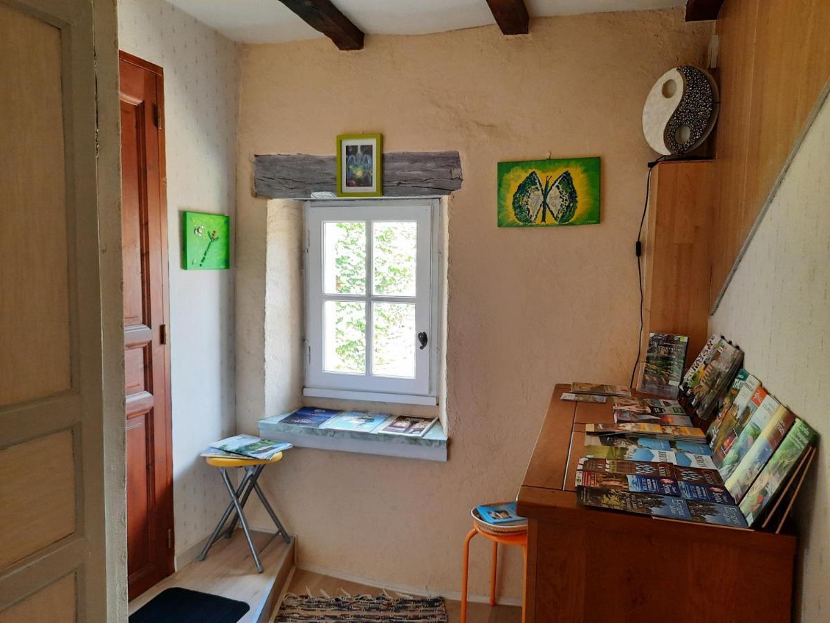 Le Logis Des 3 Coeurs Chambre La Boheme Saint-Cernin-de-lʼHerm Екстериор снимка