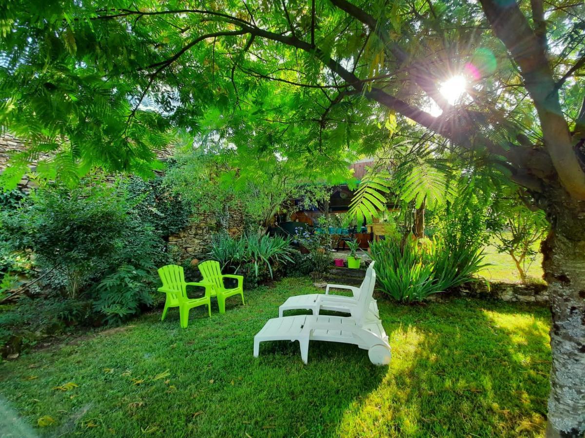 Le Logis Des 3 Coeurs Chambre La Boheme Saint-Cernin-de-lʼHerm Екстериор снимка